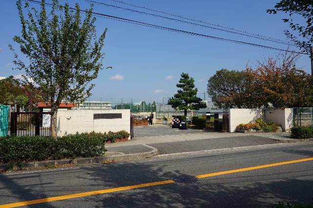 大建コーポ千里丘A棟　摂津第三中学校