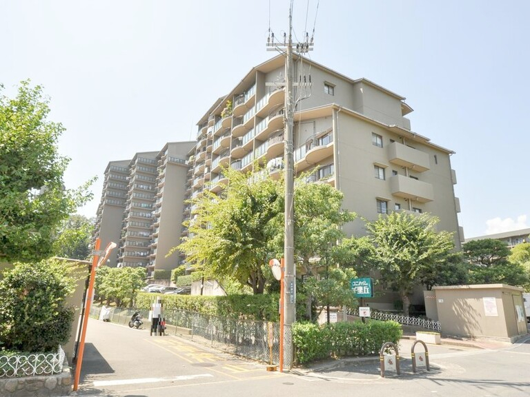 ユニハイム千里丘１号棟　外観