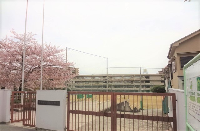 千里月見ヶ丘ハイツＡ棟　山田中学校