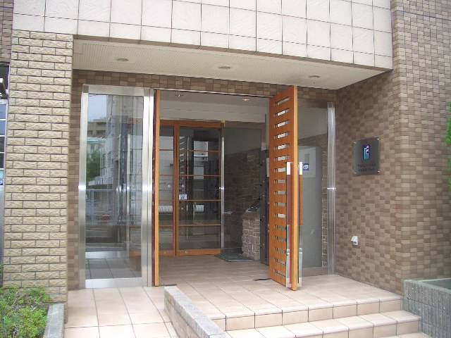 エステムコート吹田・片山公園フローラ　エントランス