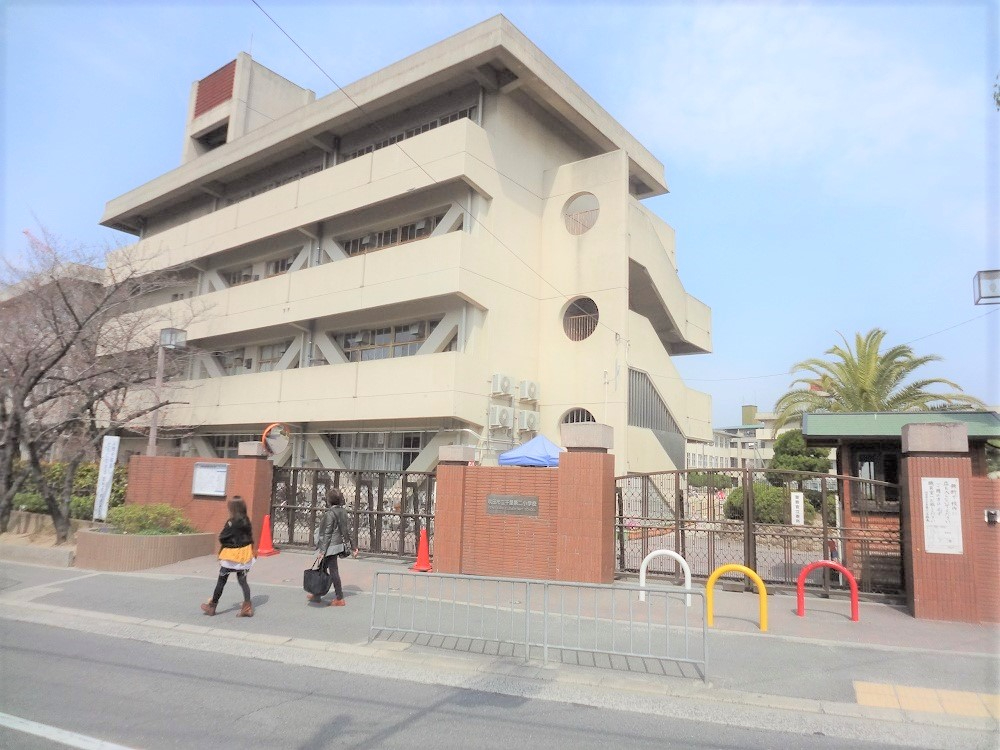 千里山スカイハイツ　千里第二小学校