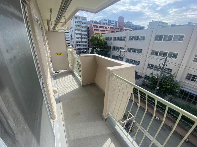大建コーポ江坂２　バルコニー
