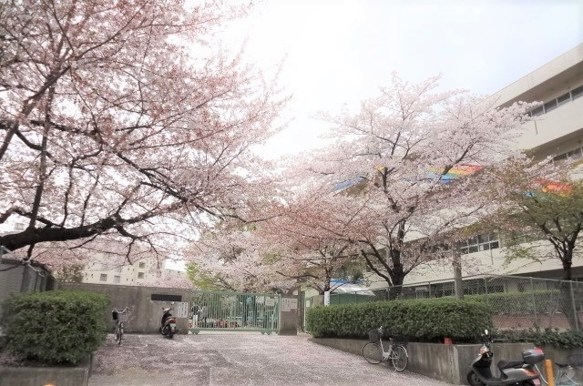 日興千里丘スカイマンションＡ棟　山田第三小学校