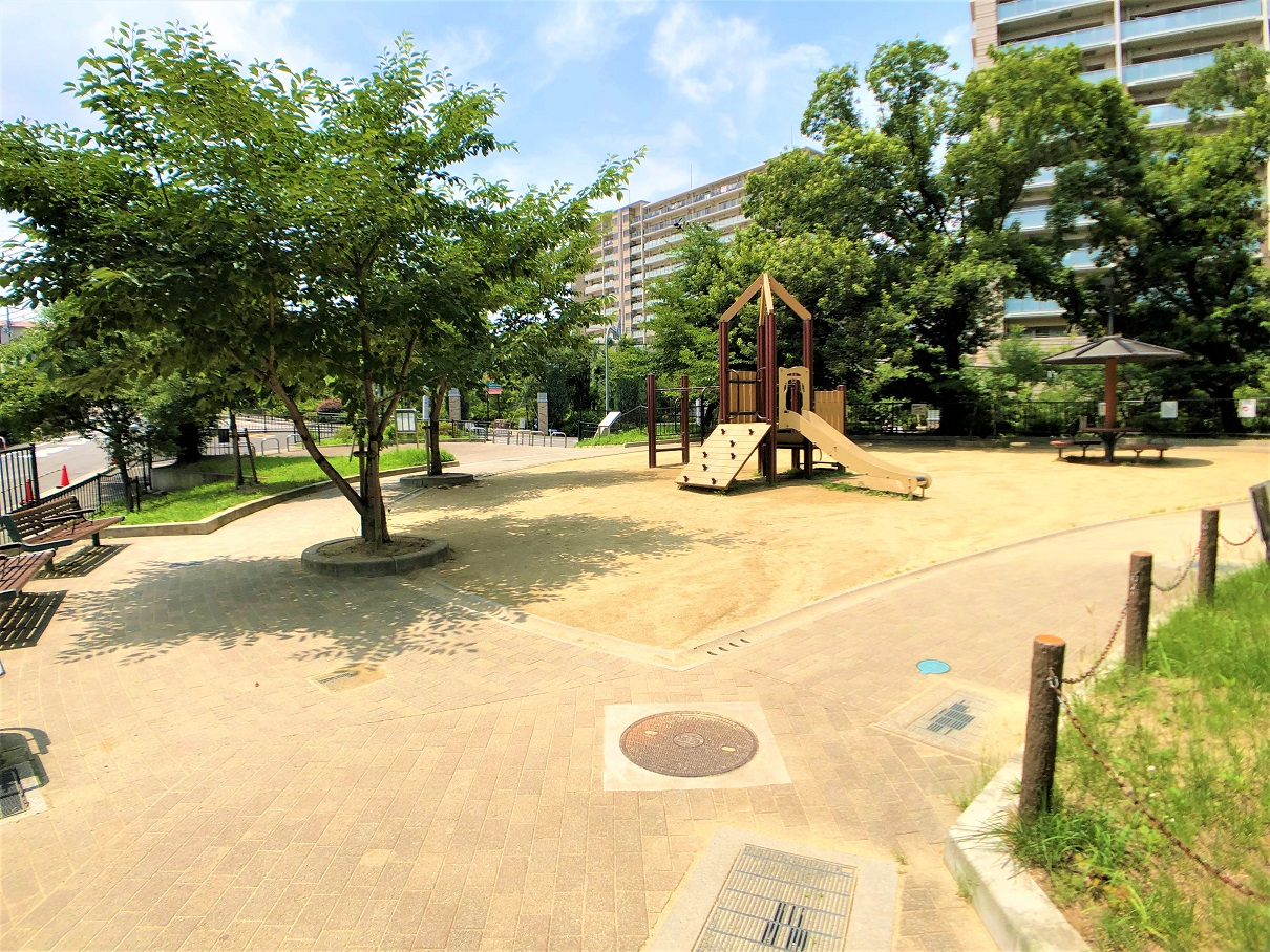 メゾン千里丘Ｍ棟　千里丘上公園♪
