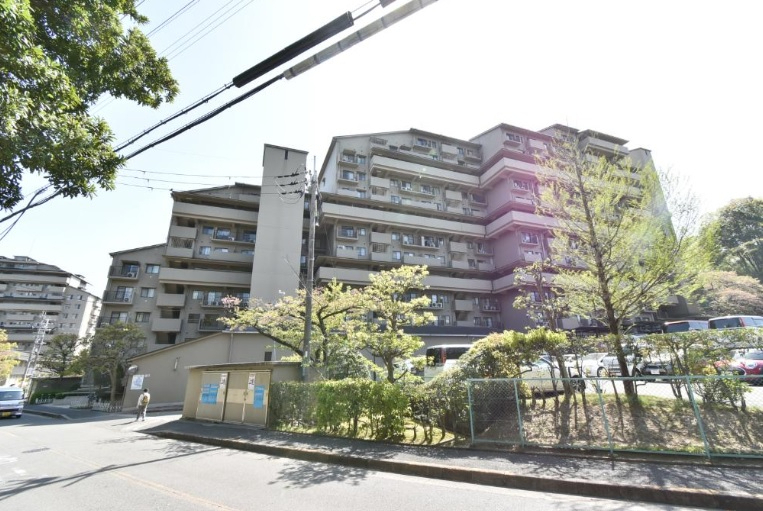 ユニハイム千里丘一号棟　外観