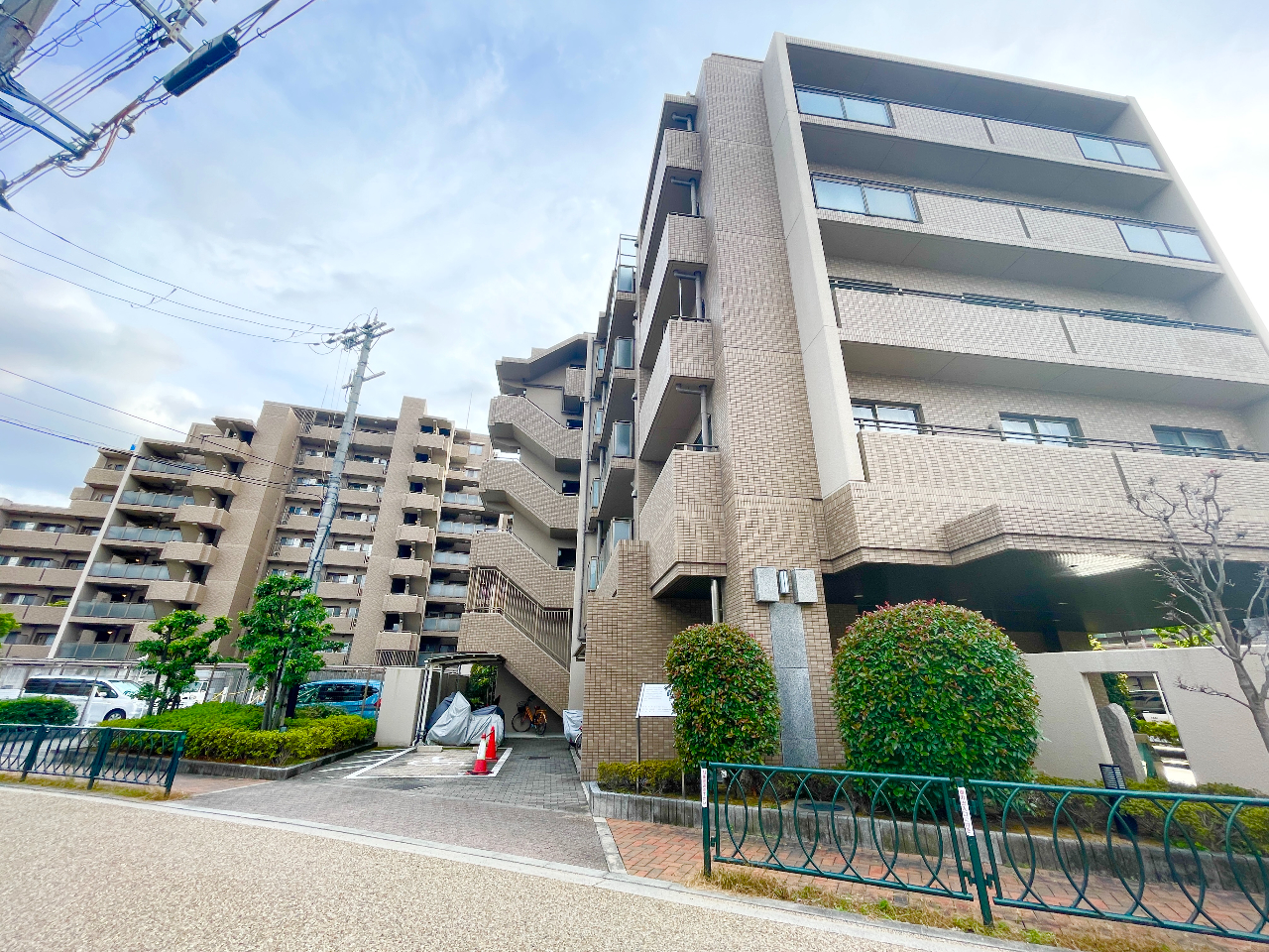 ザ・ステイツ吹田サツキ館　外観