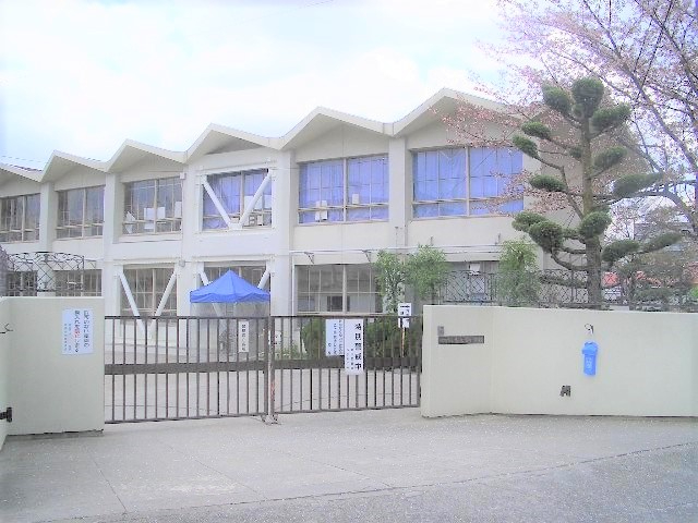 サンメゾン北千里古江台　古江台小学校