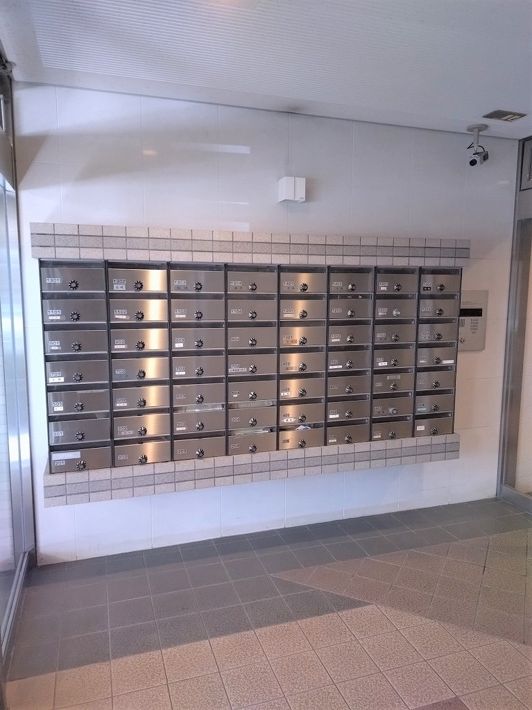 エスリード吹田駅前　メールボックス