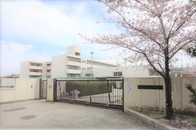 グランドシティダイアパレス吹田イーストウイング参番館　片山中学校