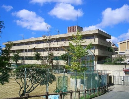 千里山パレス　南千里中学校 