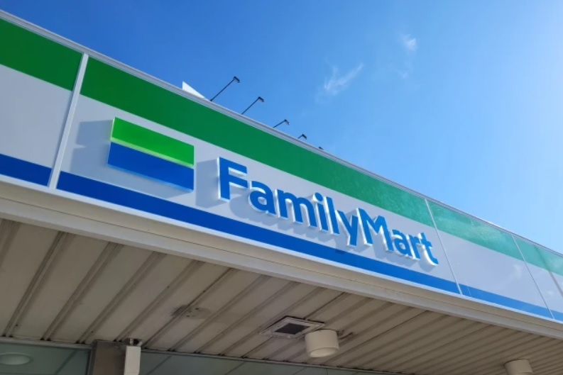 プロパレス吹田モナークヒルズ　ファミリーマート岸部中店