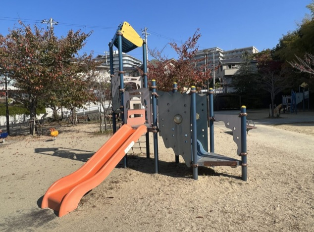千里月見ヶ丘ハイツＡ棟ーＦ　長野公園
