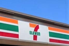 日興千里台スカイタウンＢ棟　セブンイレブン吹田山田東1丁目店