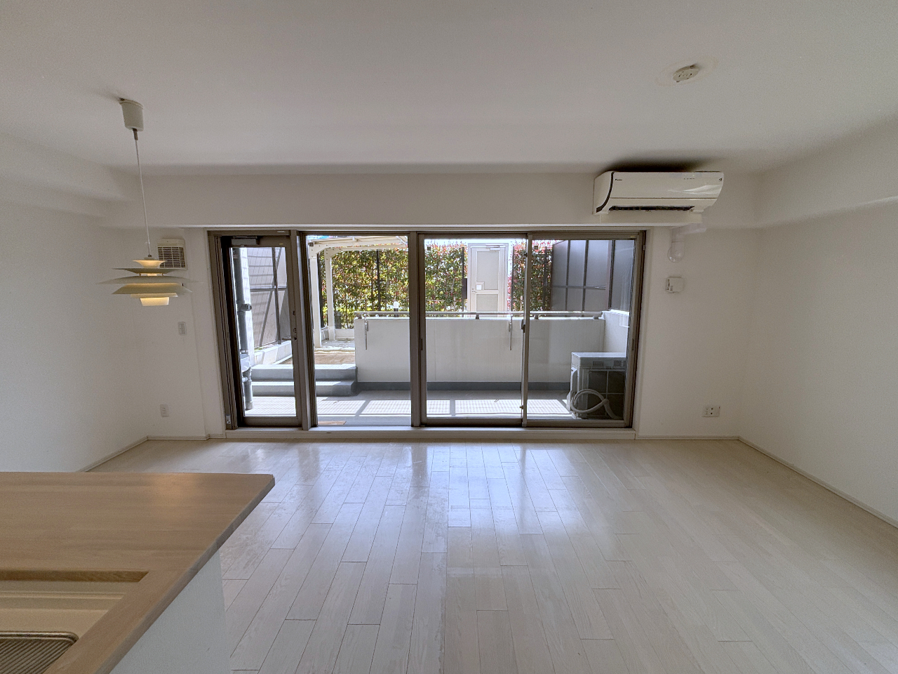 ヴィフ江坂垂水町　LDK