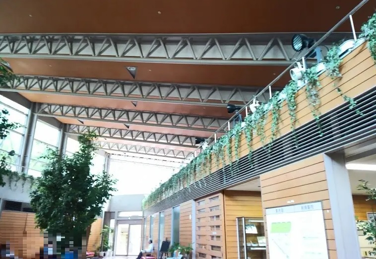 ネバーランド江坂垂水町　江坂公園図書館