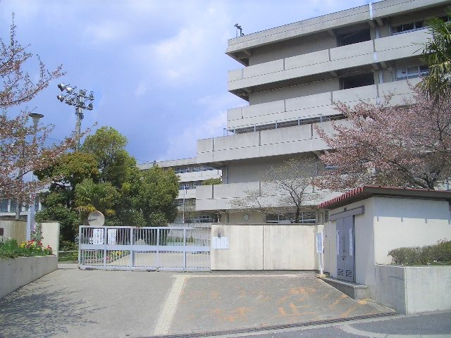 ライオンズマンション万博公園 　山田東中学校