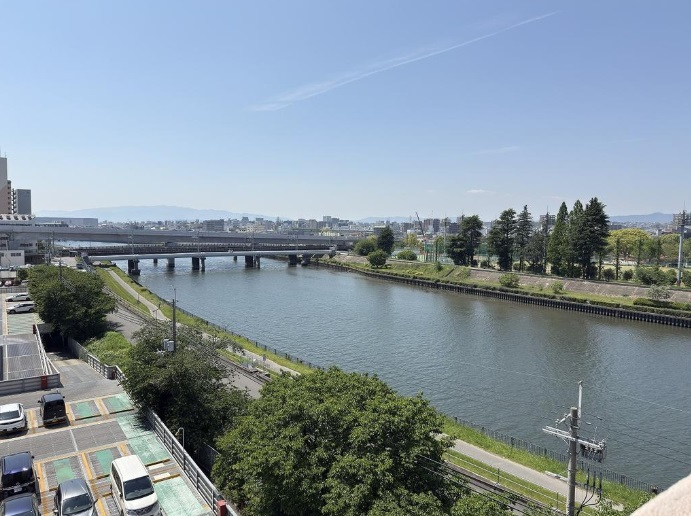 セントポリア北大阪ヴィゾン弐番館　バルコニーからの眺望　神崎川を望むリバーサイドビュー☺