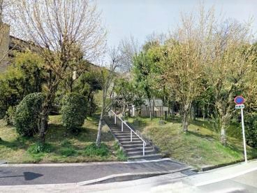 メゾン千里丘Ｋ棟　新芦屋中央公園
