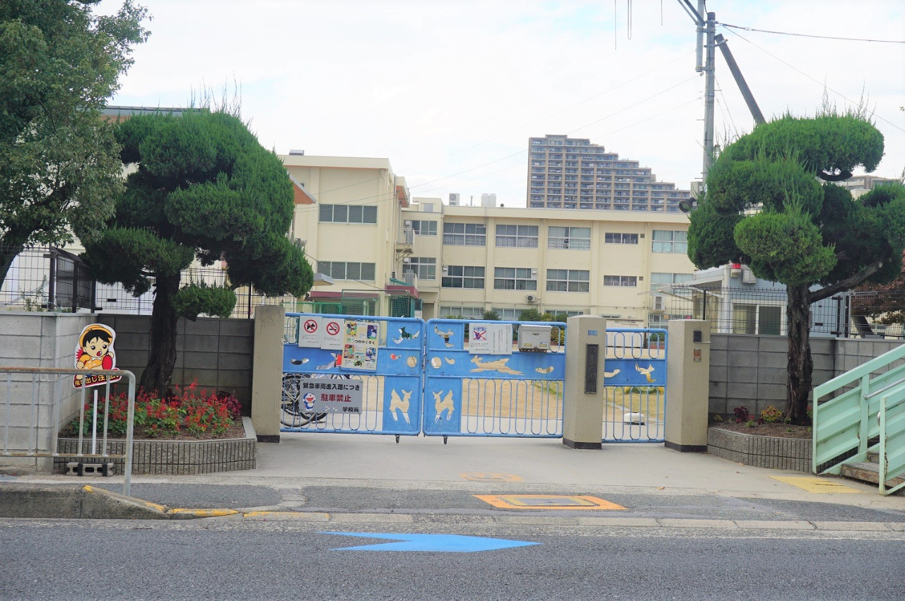 ローレルスクエア健都ザ・レジデンスＳｅｃｏｎｄ ｓｔａｇｅ　千里丘小学校