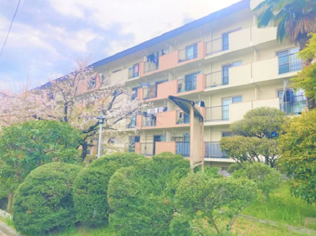 公社千里山田Ａ団地Ａ８棟　外観