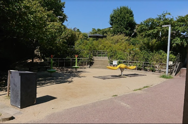 メゾン千里丘Ａ棟　新芦屋上公園