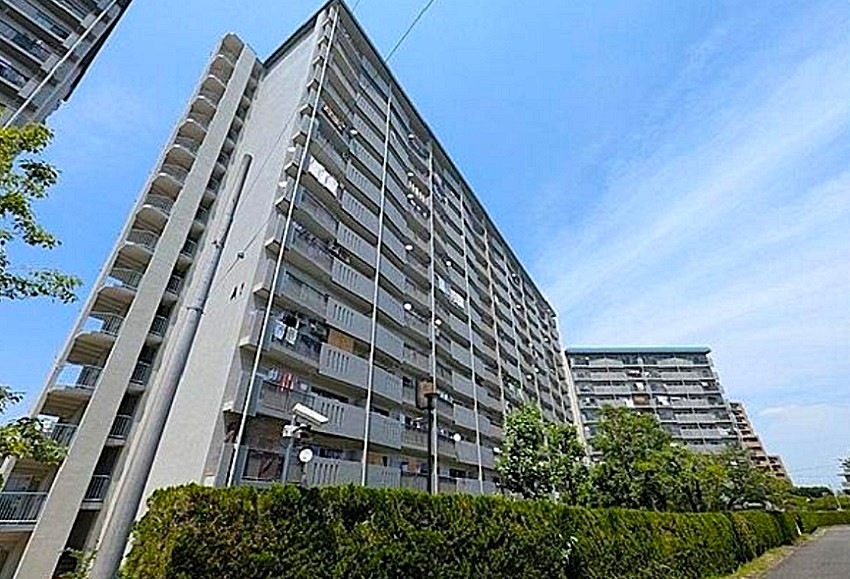 公社千里山田ＢＣ住宅Ａ５棟　外観