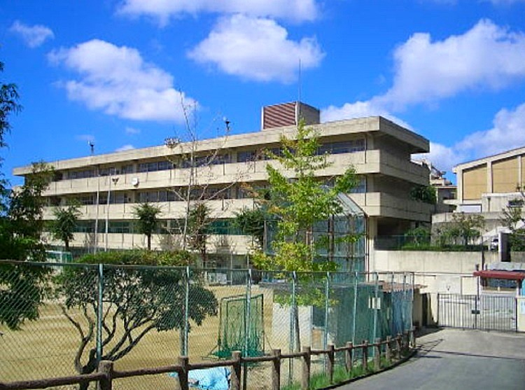 サンヴェール千里緑地公園　南千里中学校