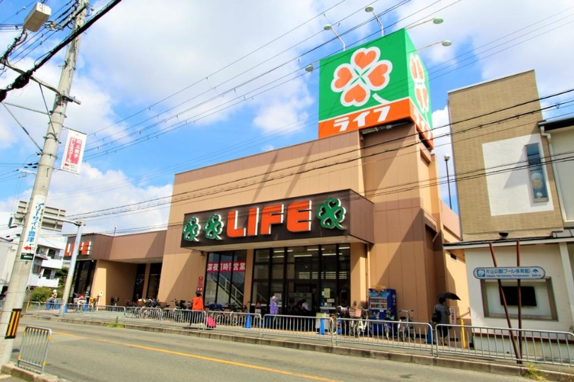 千里関大前コーポラスＢ棟　ライフ豊津店 