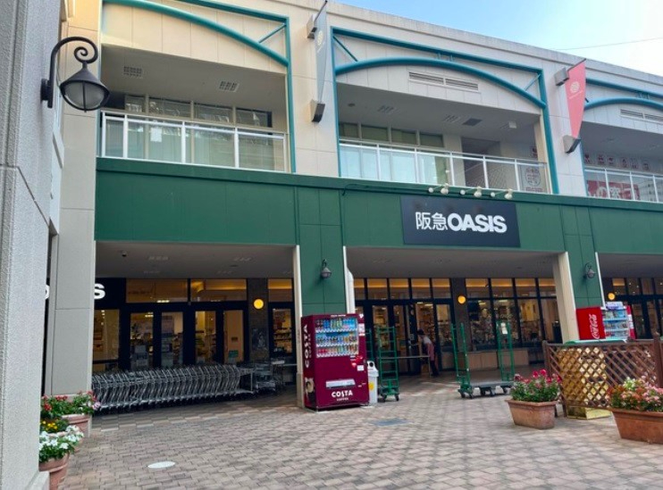 南千里第２コーポラスＡ棟　阪急オアシス南千里店