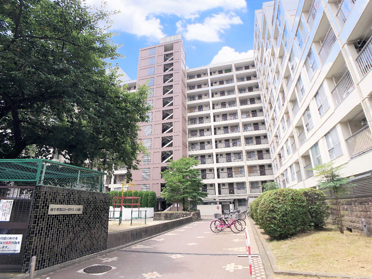 南千里第２コーポラスＡ棟　外観