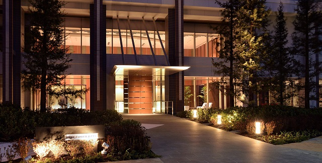 パークタワー南千里丘　外観　エントランス　夜間